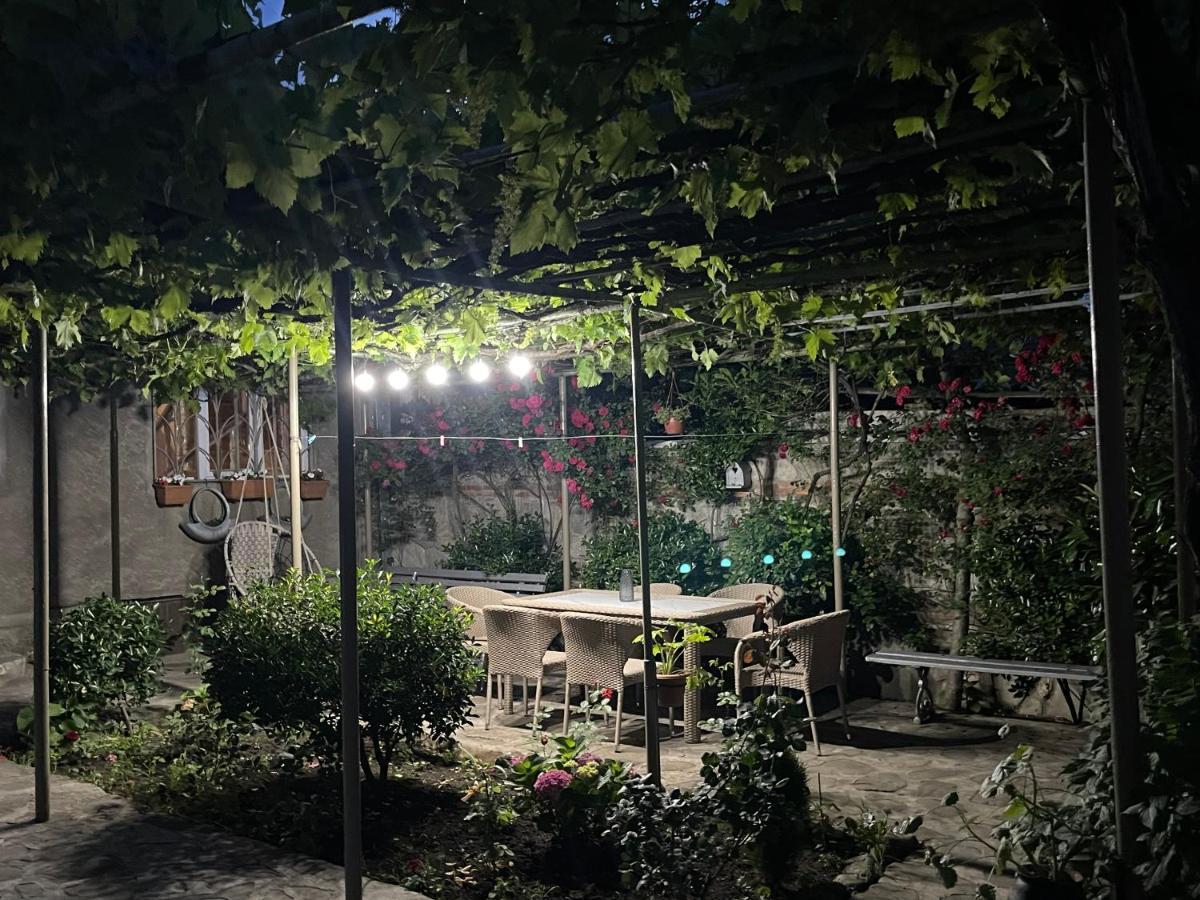 Mari Guest House Telavi Bagian luar foto