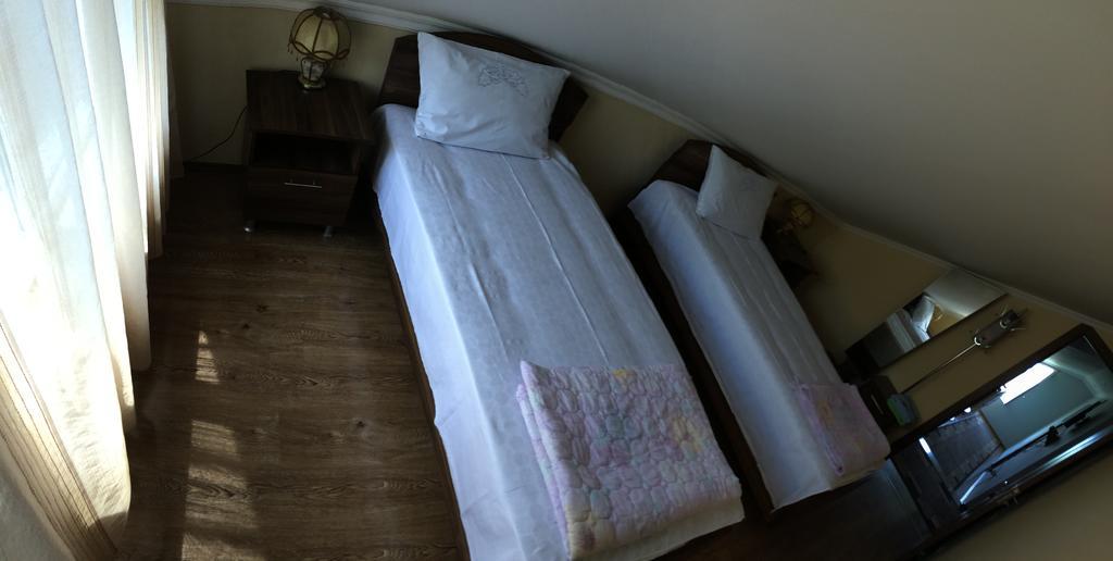 Mari Guest House Telavi Bagian luar foto
