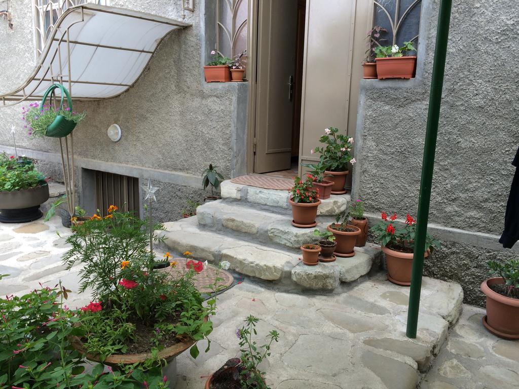 Mari Guest House Telavi Bagian luar foto