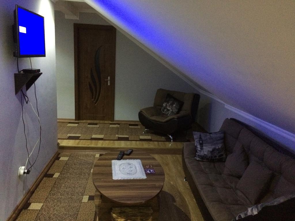 Mari Guest House Telavi Bagian luar foto