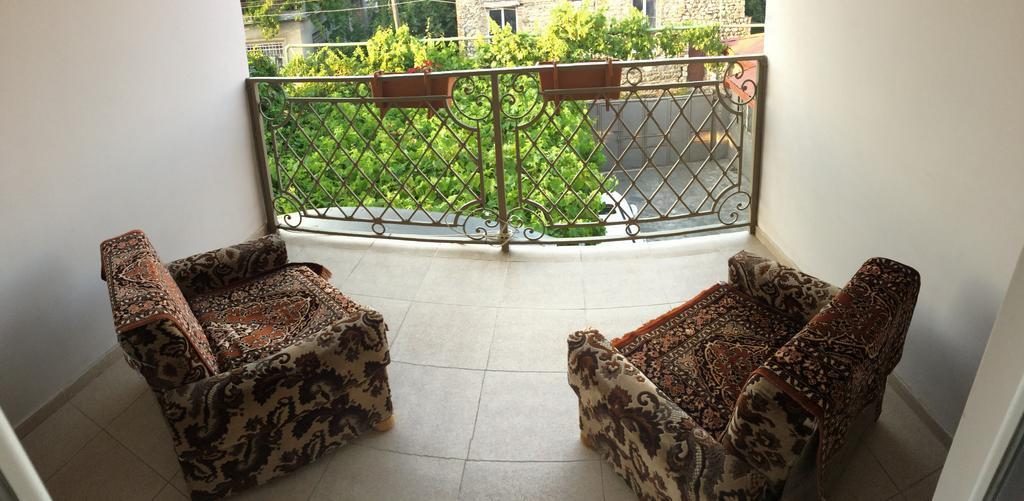 Mari Guest House Telavi Bagian luar foto