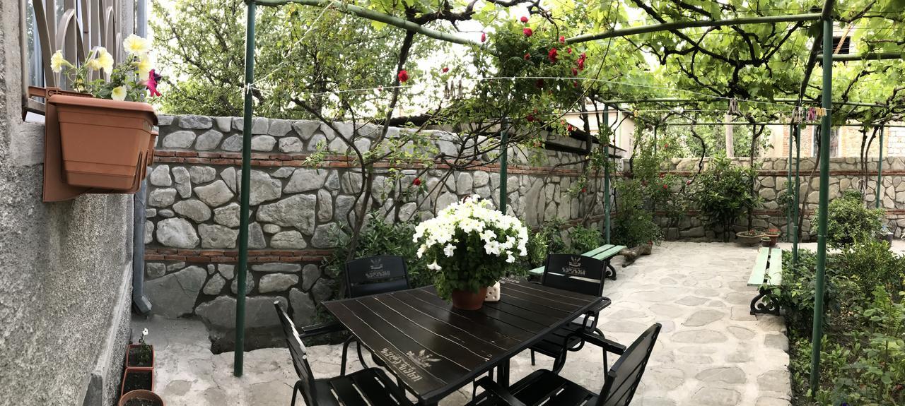 Mari Guest House Telavi Bagian luar foto